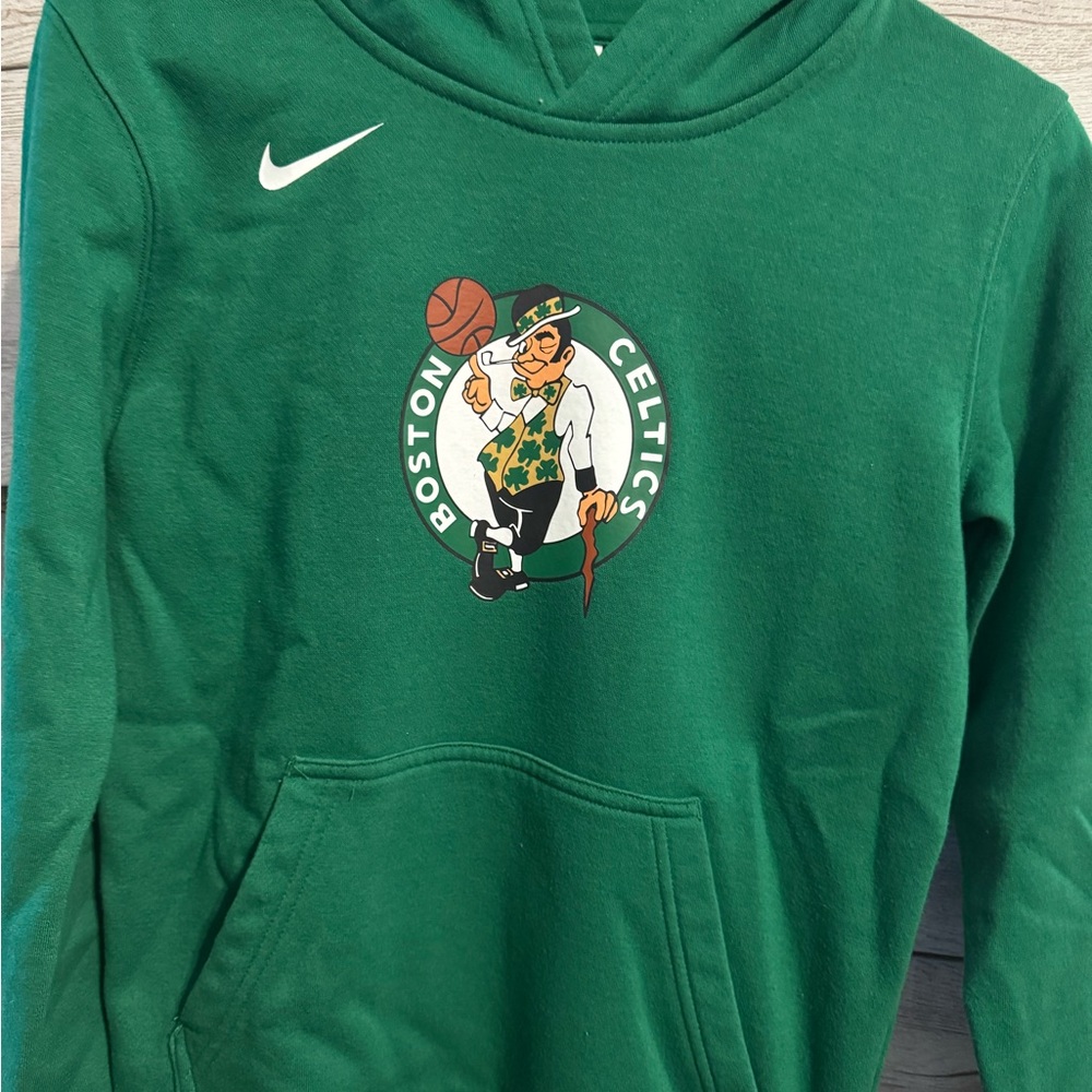 Green Boston Celtics Hoodie youth medium 10-12